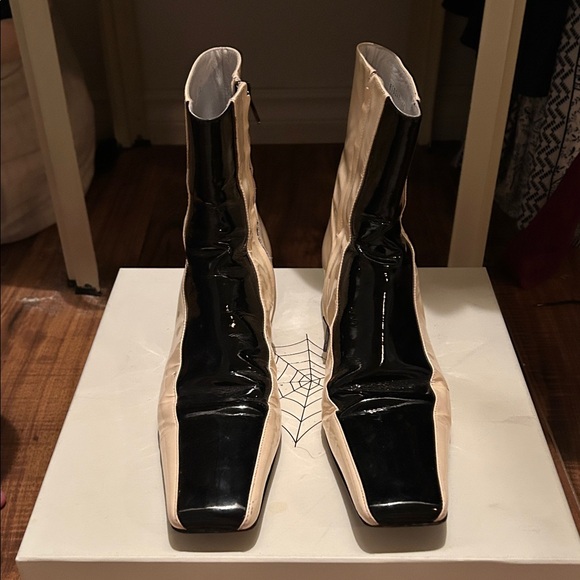 Fendi Black and Cream Go-Go Style Boots - Picture 2 of 6